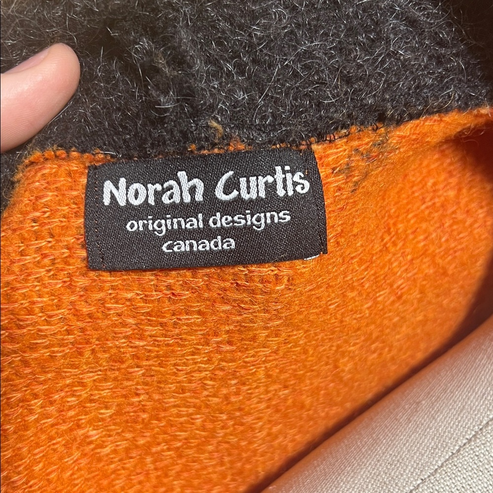 Hand knit Vest - Picture 13 of 13